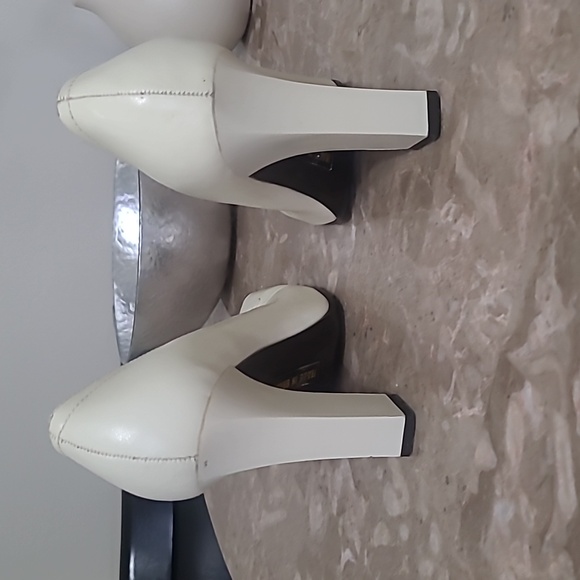 Beige square toe pumps - Picture 5 of 5
